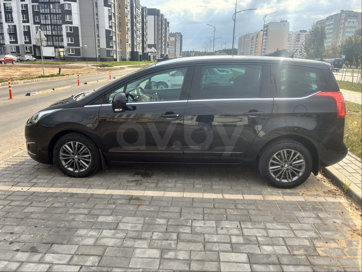 Peugeot 5008 фото 8