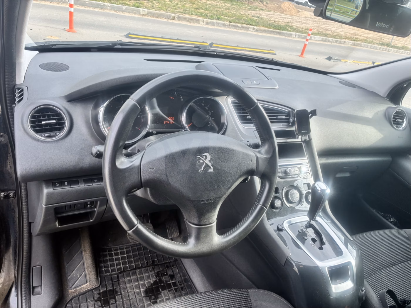 Peugeot 5008 фото 13
