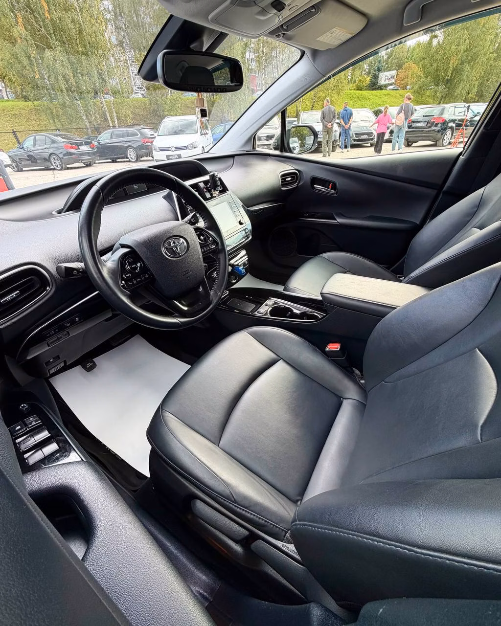 Toyota Prius фото 10
