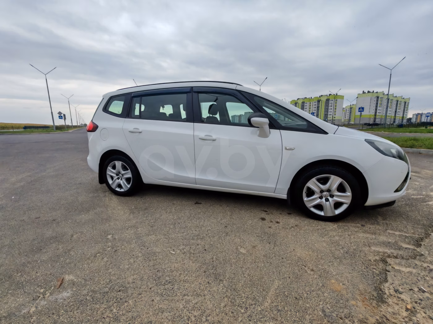 Opel Zafira фото 8