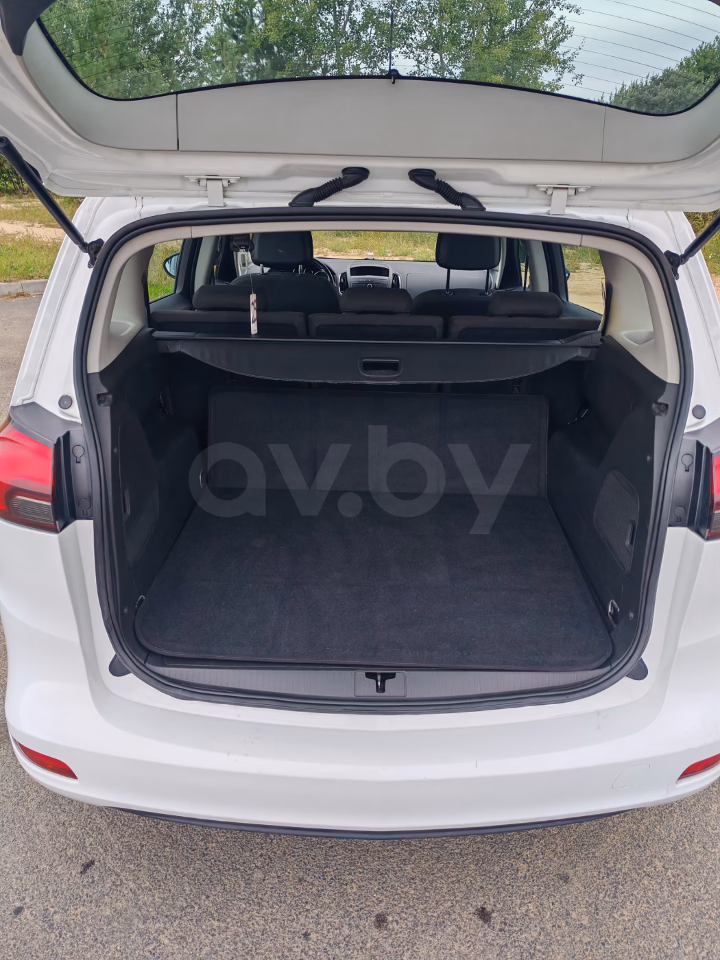 Opel Zafira фото 9