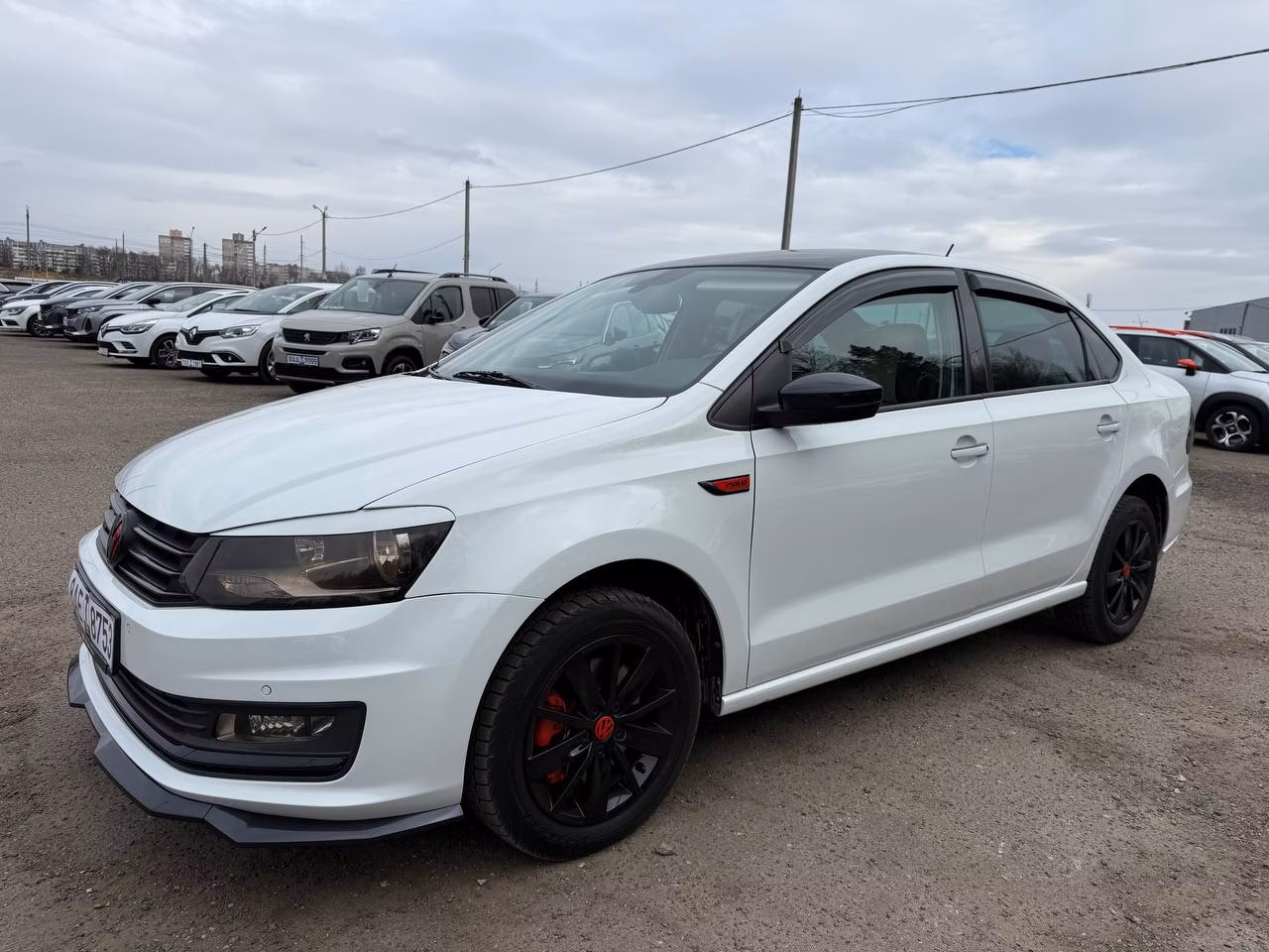 Volkswagen Polo Sedan фото 2