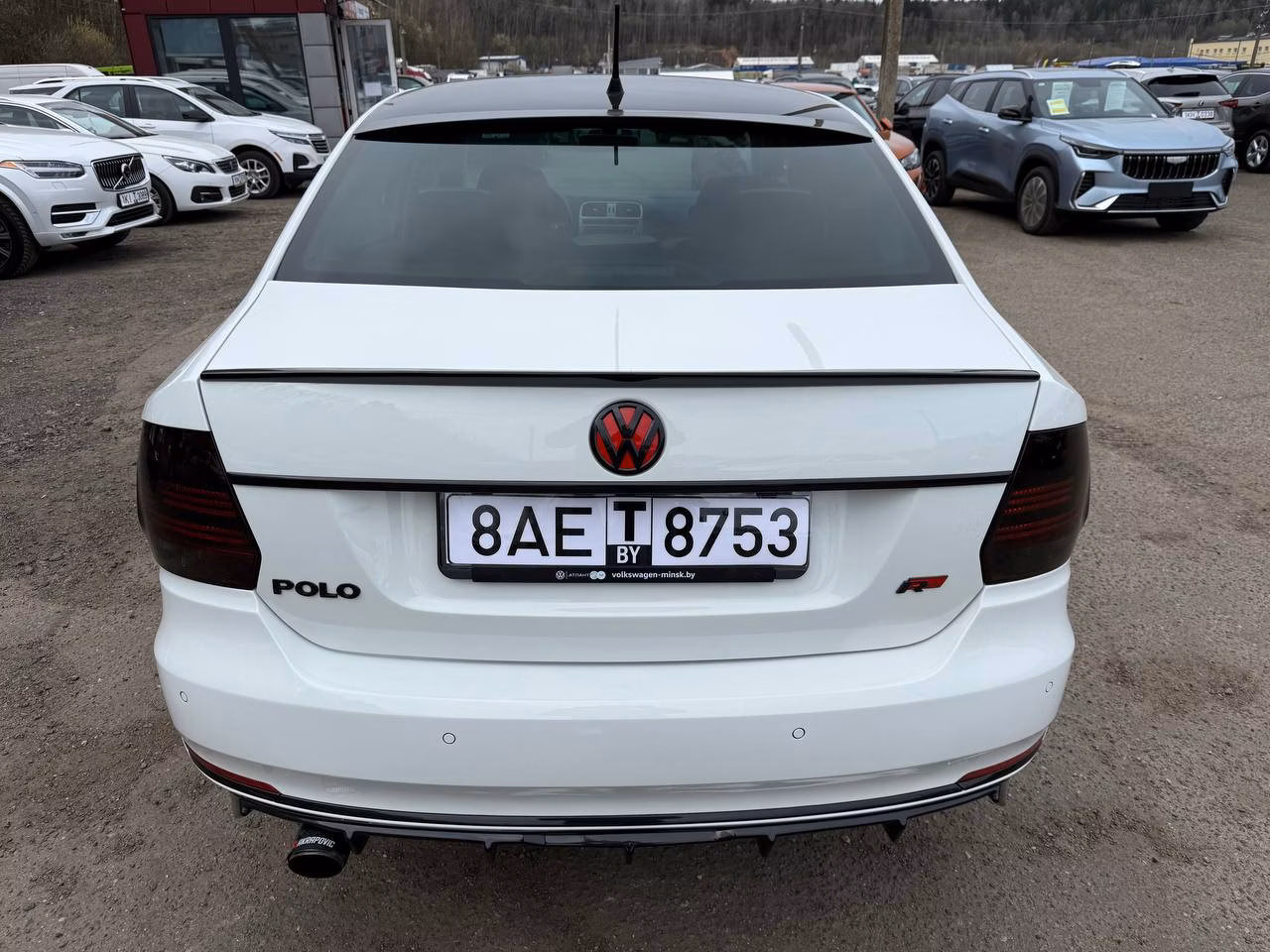 Volkswagen Polo Sedan фото 7