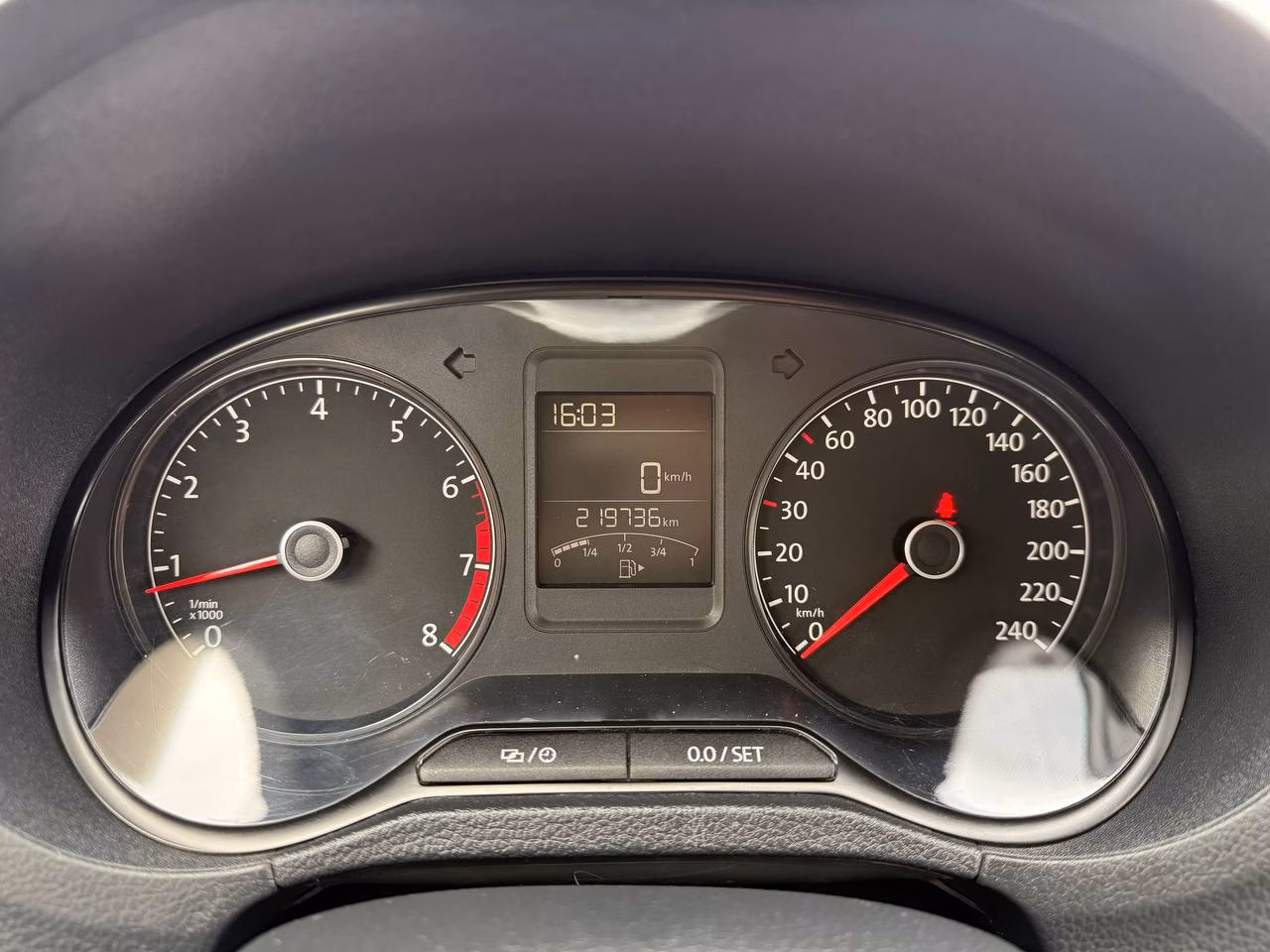 Volkswagen Polo Sedan фото 12