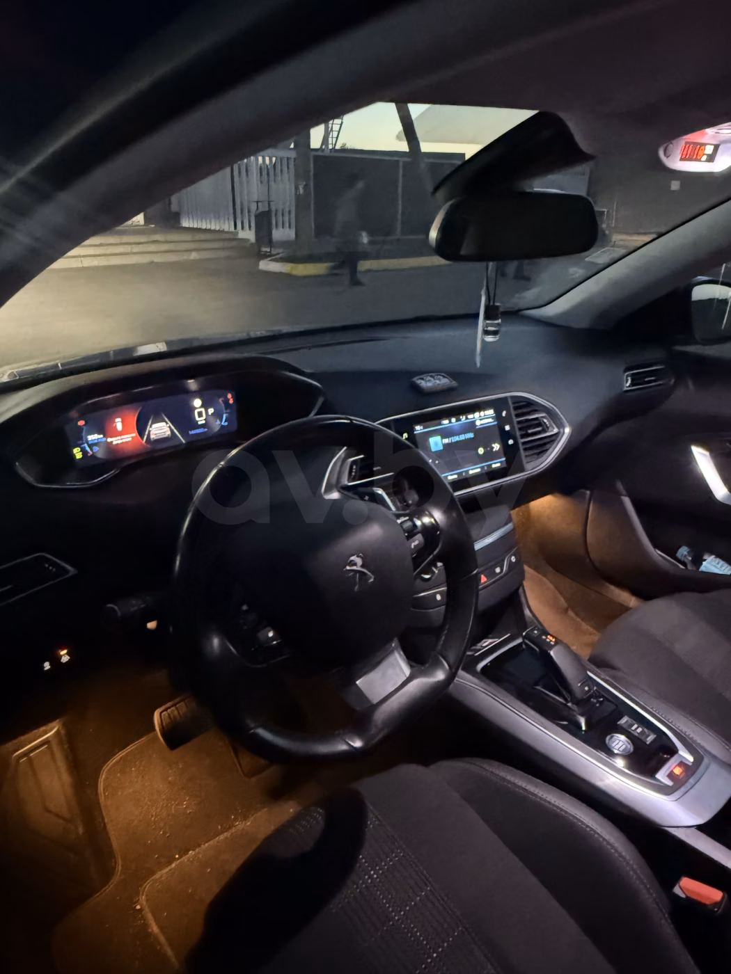Peugeot 308 фото 6