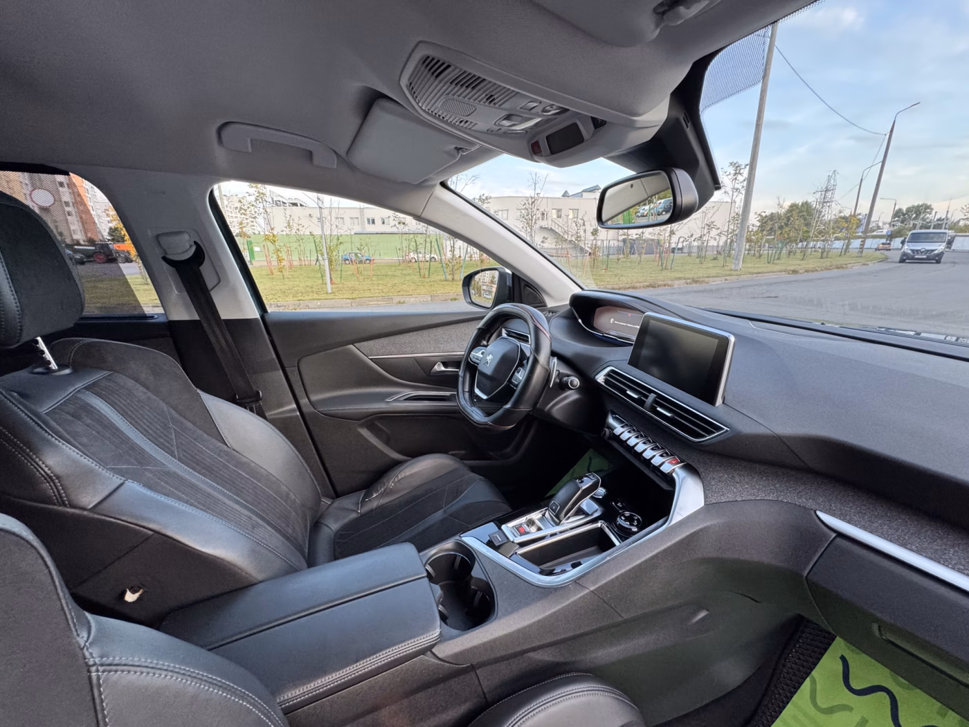 Peugeot 5008 фото 18