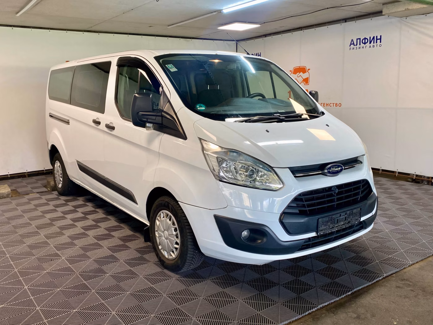 Ford Tourneo Custom фото 2