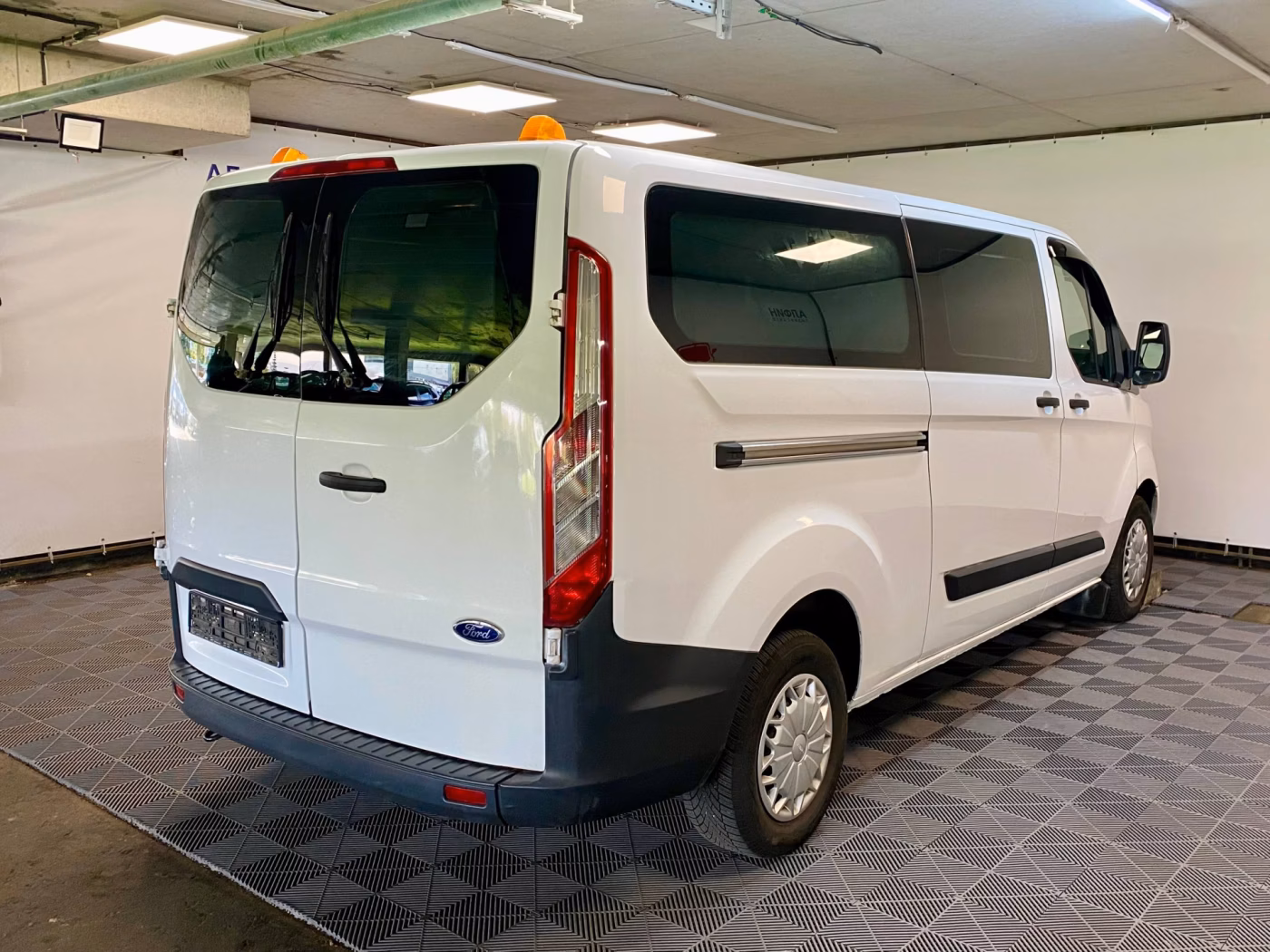 Ford Tourneo Custom фото 3