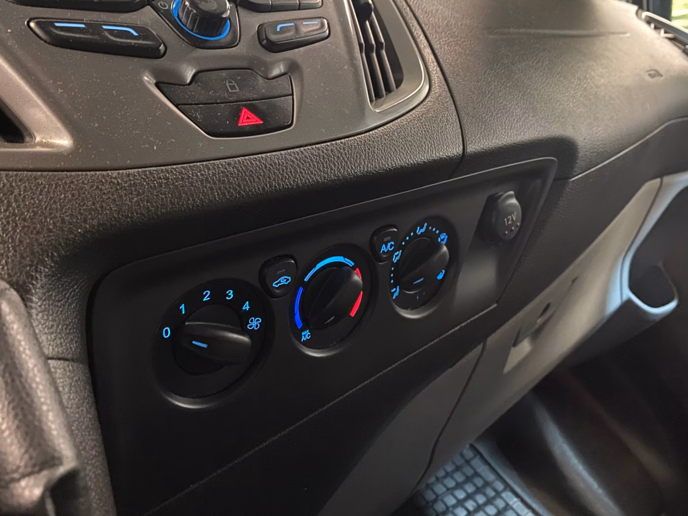 Ford Tourneo Custom фото 12