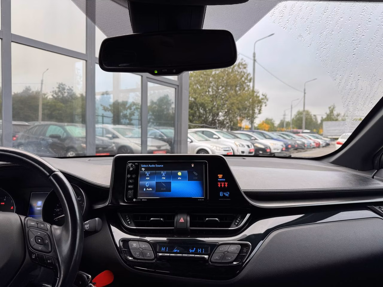 Toyota C-HR фото 12