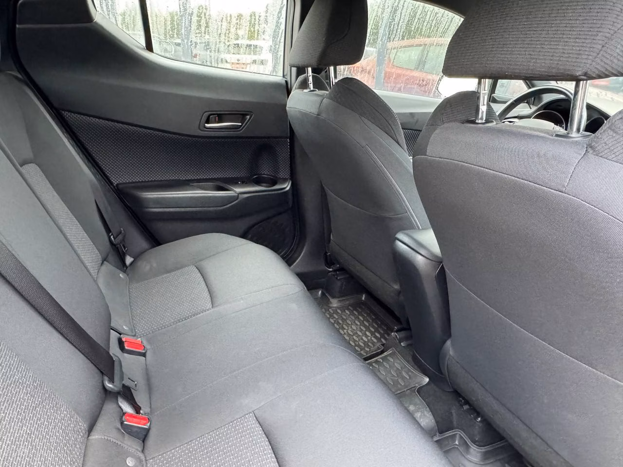 Toyota C-HR фото 18