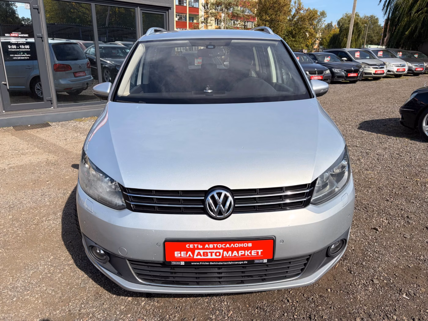 Volkswagen Touran фото 2