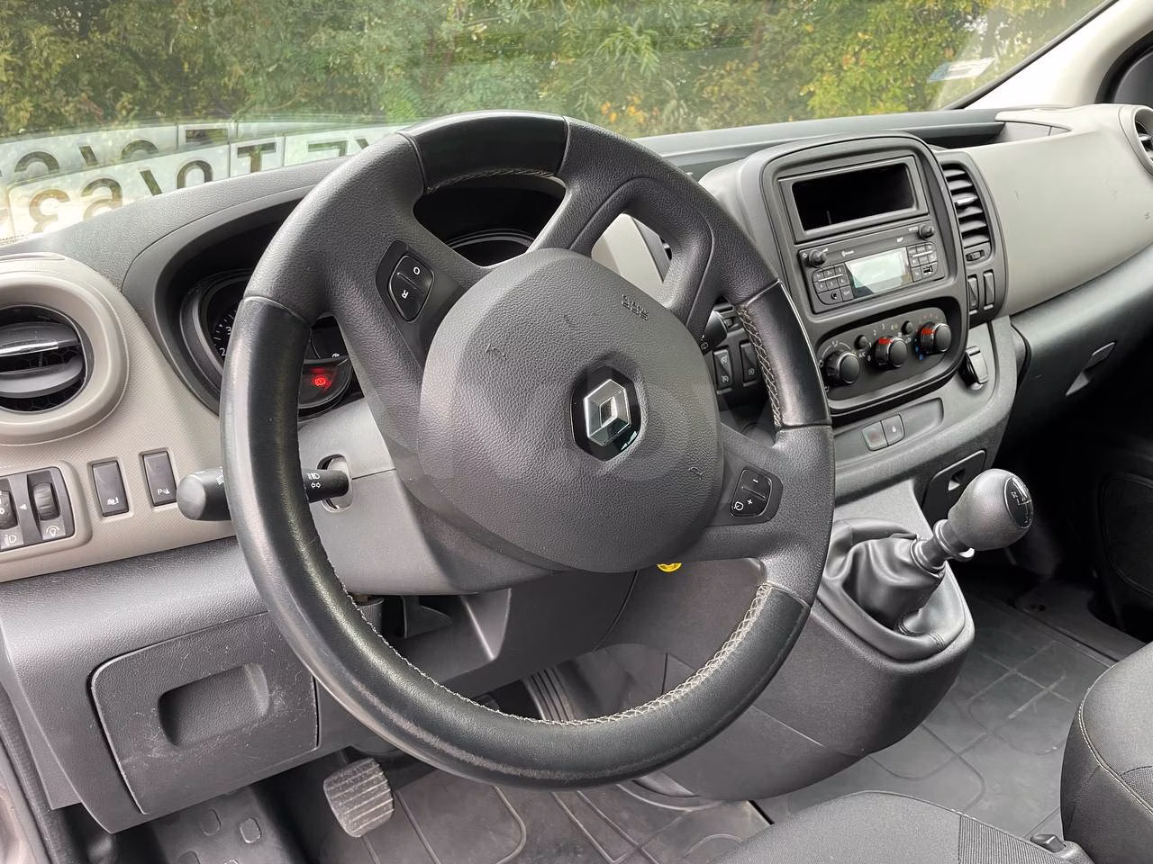 Renault Trafic фото 12