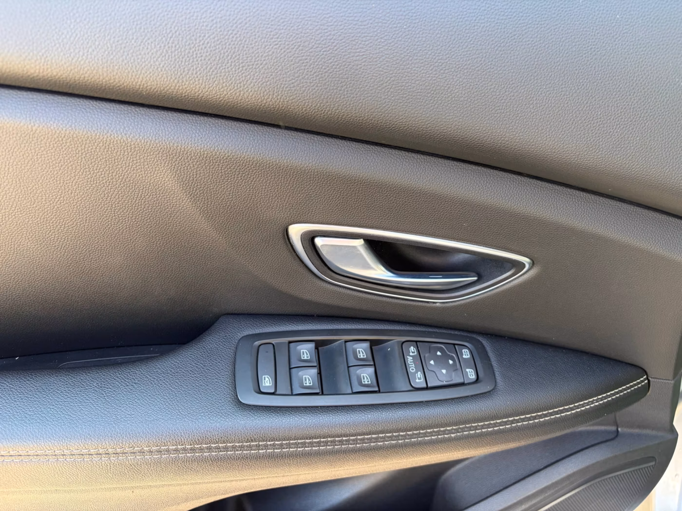 Renault Grand Scenic фото 15