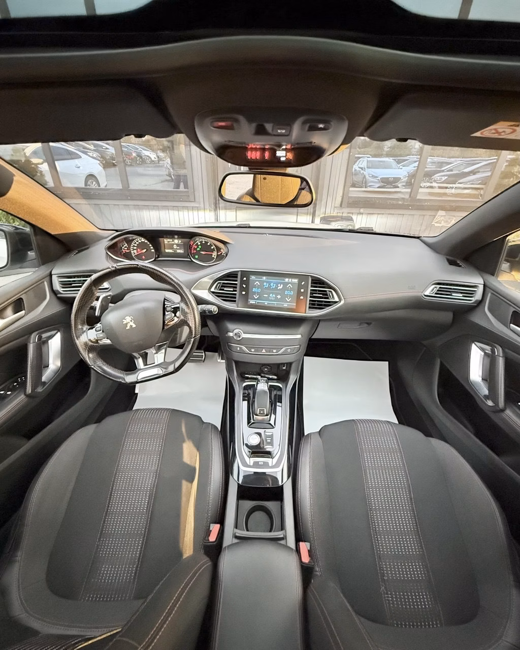 Peugeot 308 фото 8