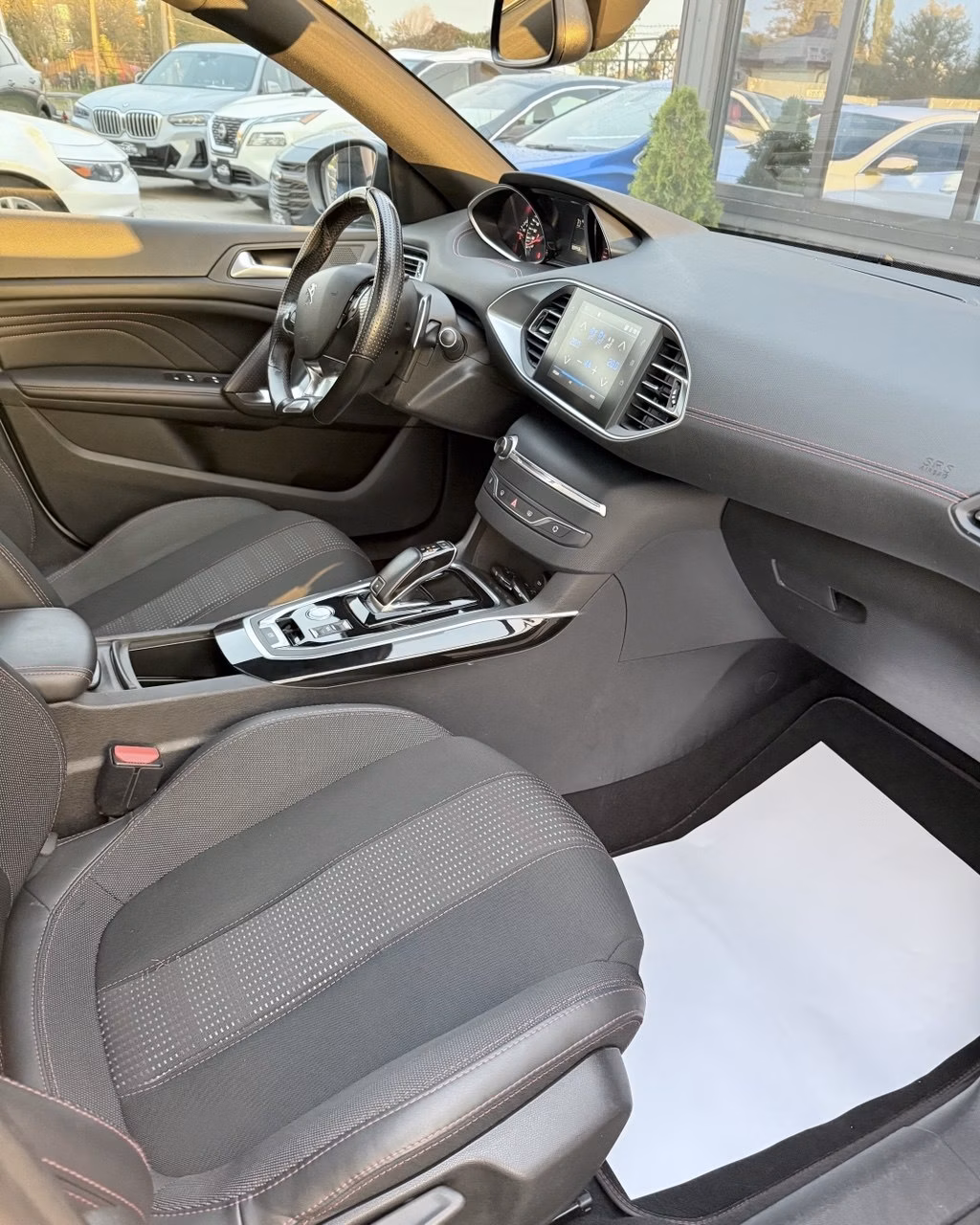Peugeot 308 фото 10