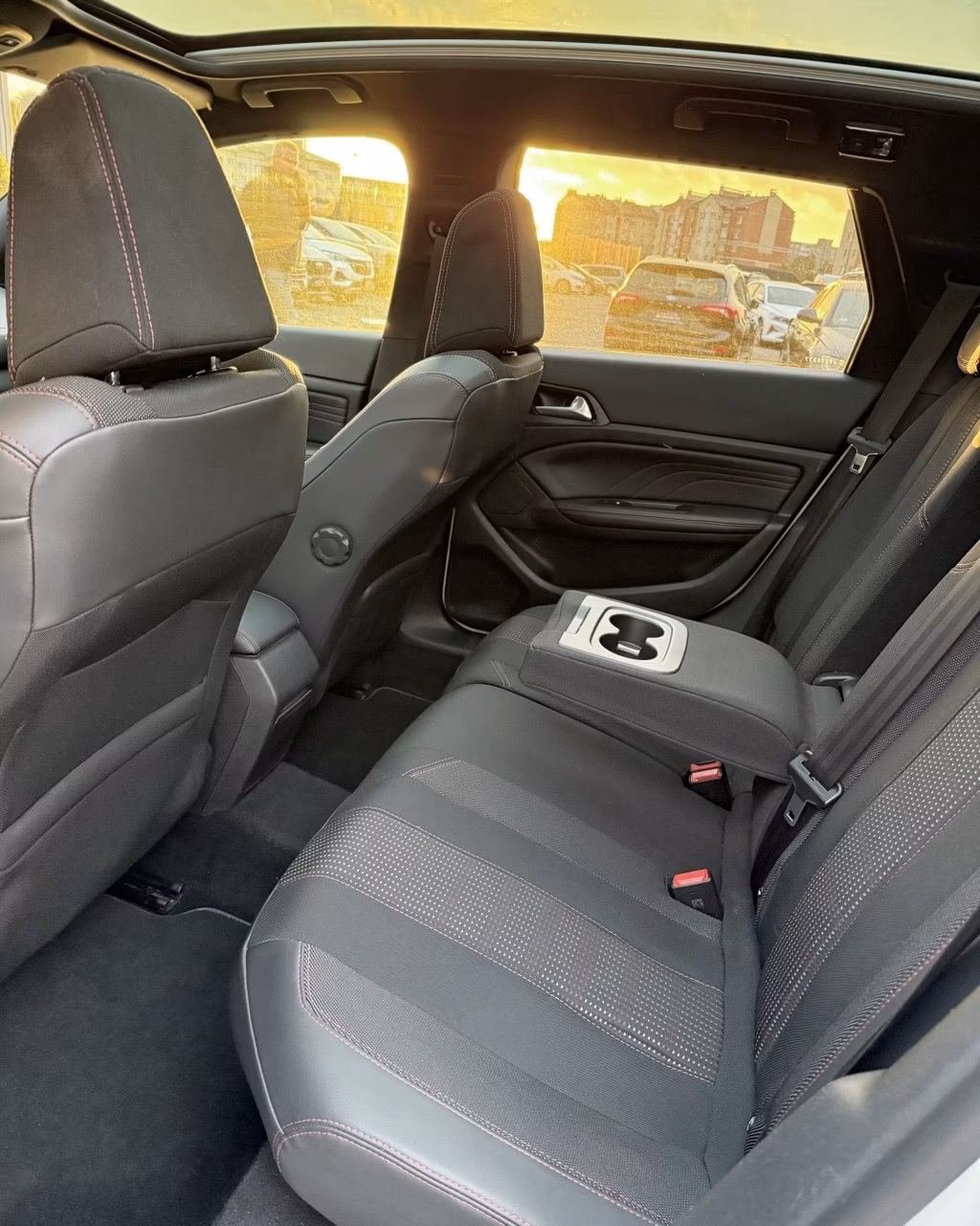 Peugeot 308 фото 14