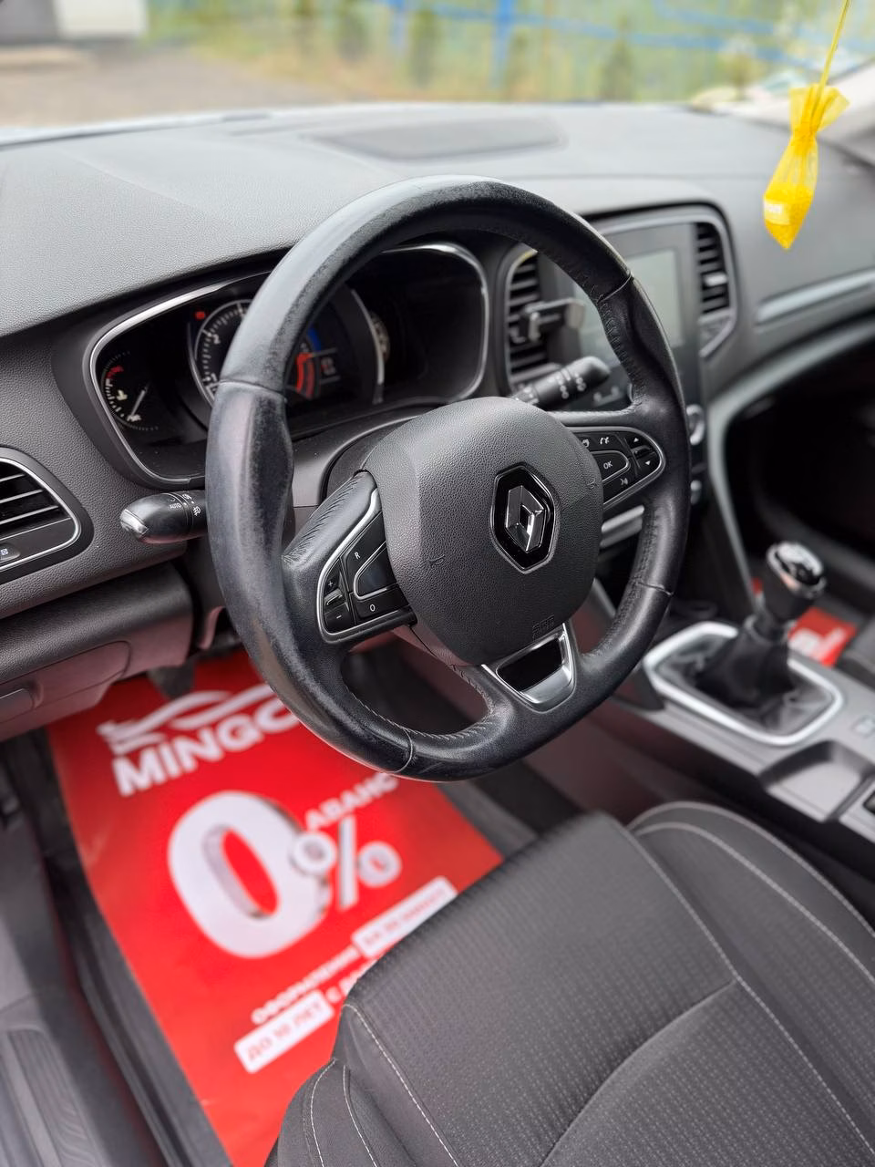 Renault Megane фото 18