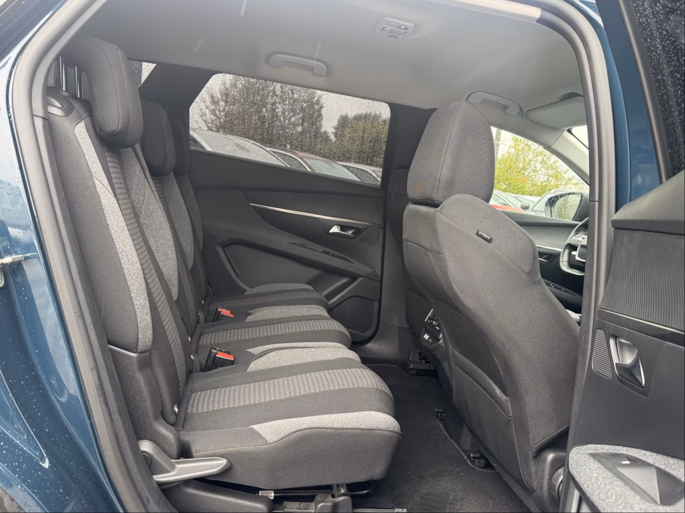 Peugeot 5008 фото 16
