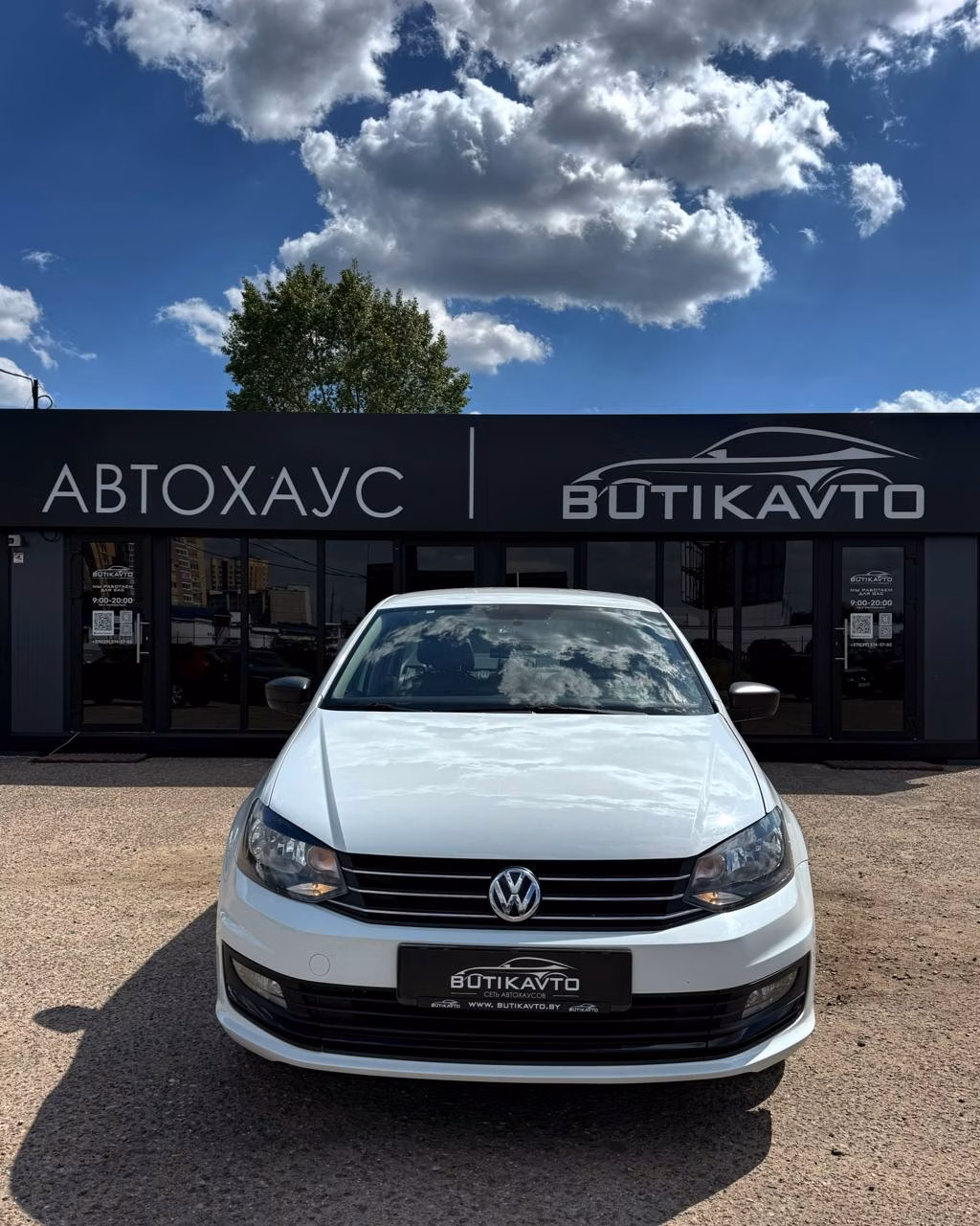 Volkswagen Polo Sedan фото 2