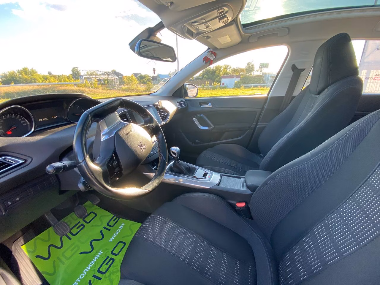 Peugeot 308 фото 2
