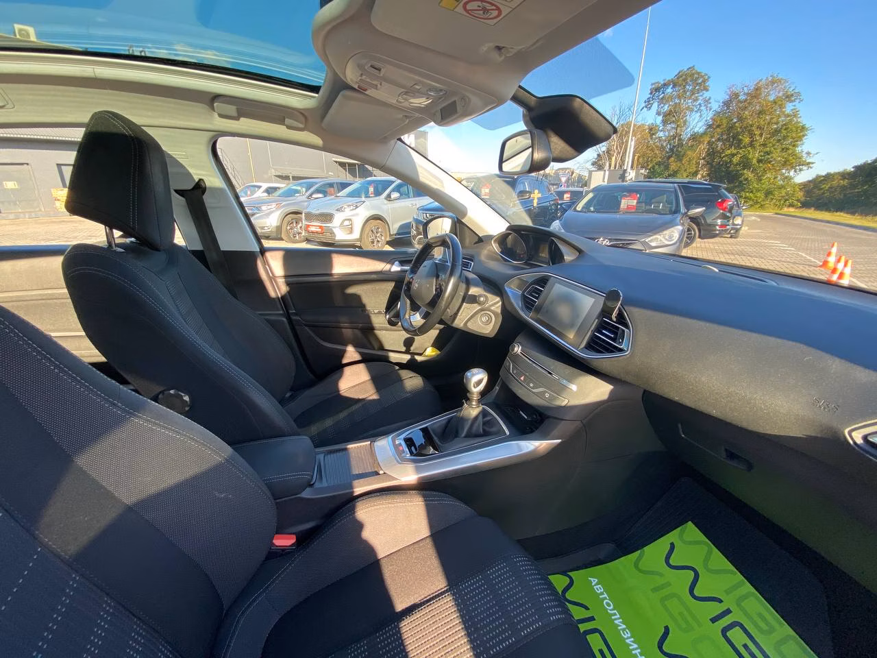 Peugeot 308 фото 10