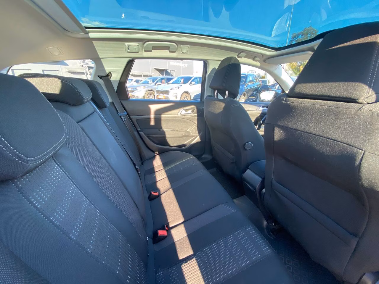 Peugeot 308 фото 11