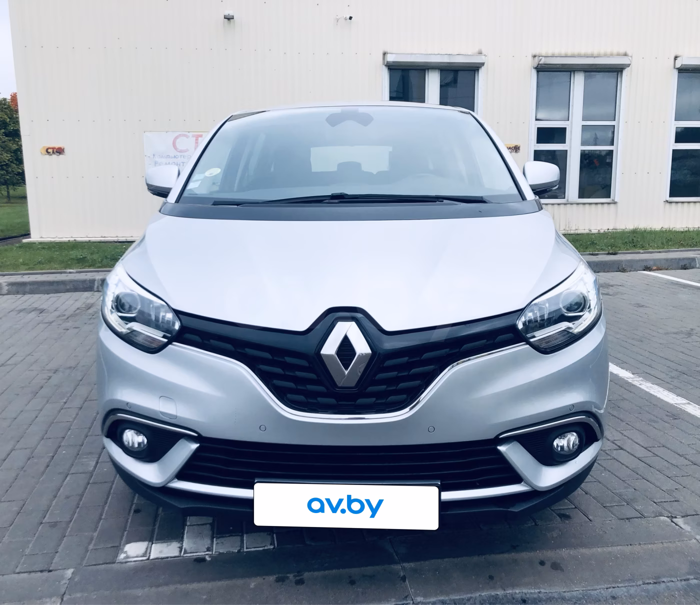 Renault Grand Scenic фото 9