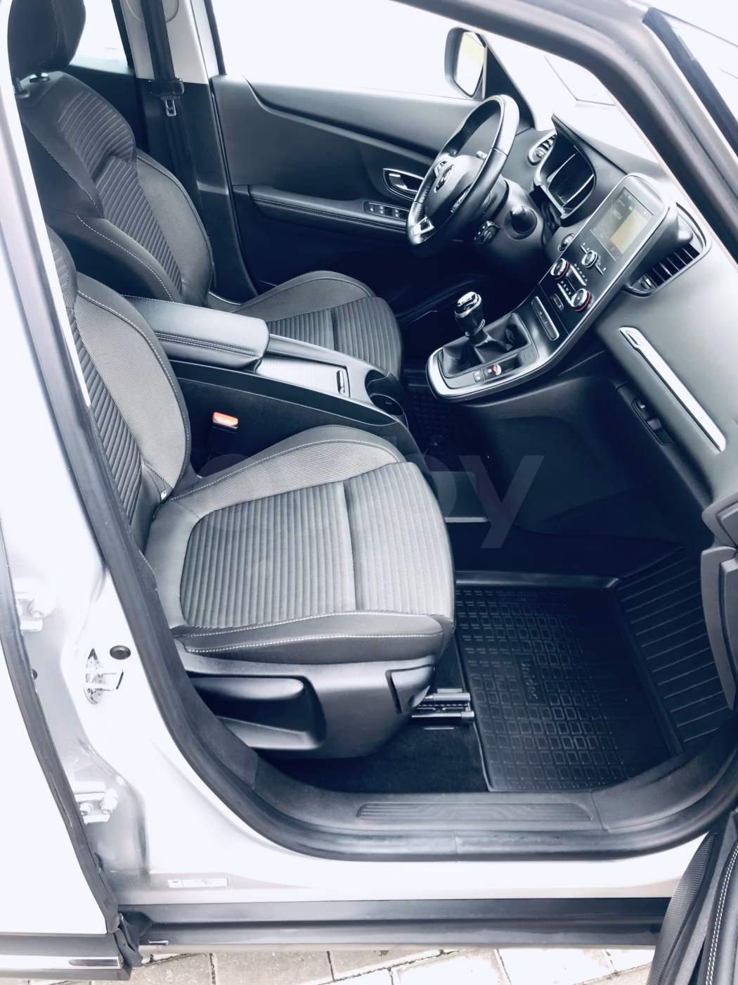 Renault Grand Scenic фото 15