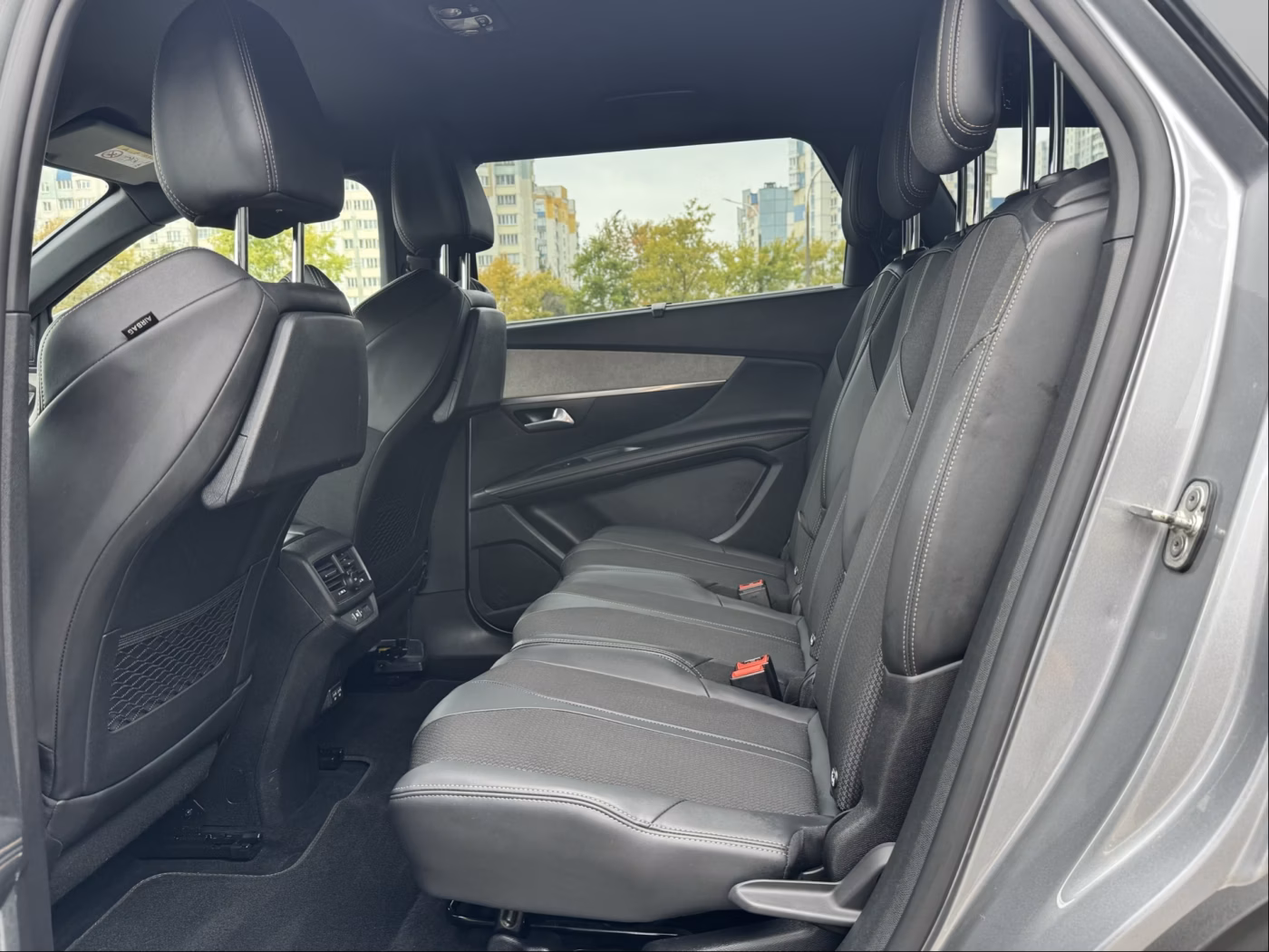 Peugeot 5008 фото 13