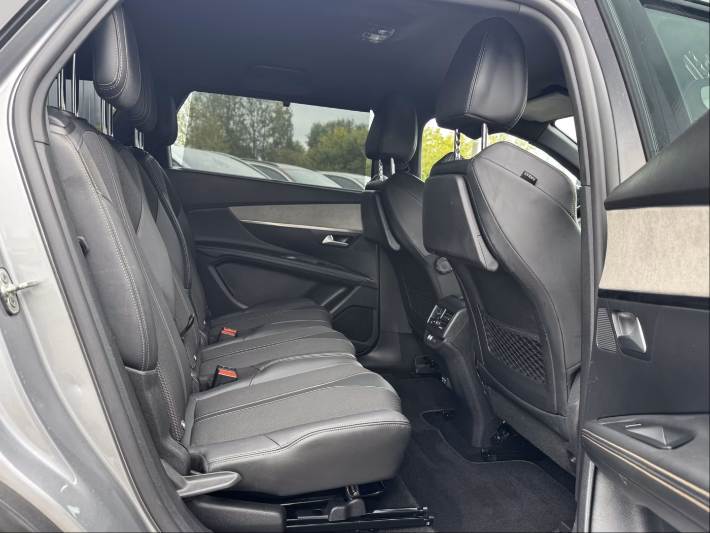 Peugeot 5008 фото 17