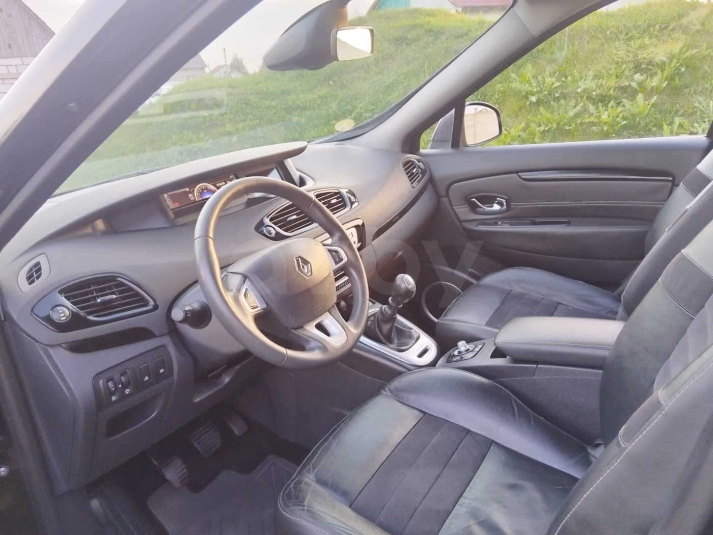 Renault Grand Scenic фото 9