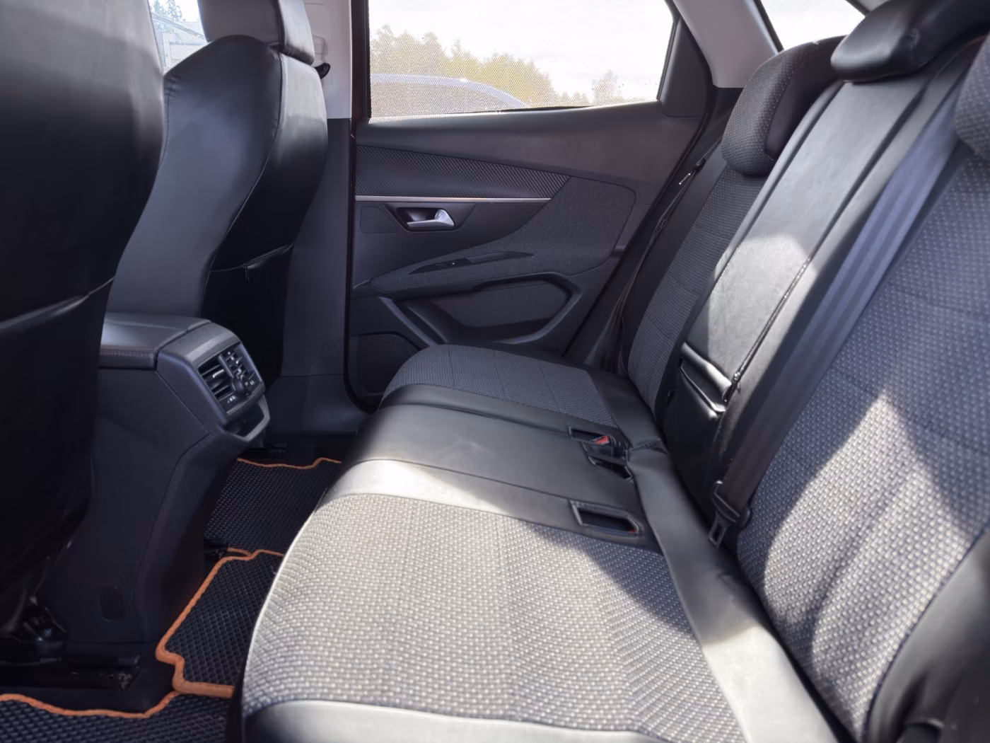 Peugeot 3008 фото 12