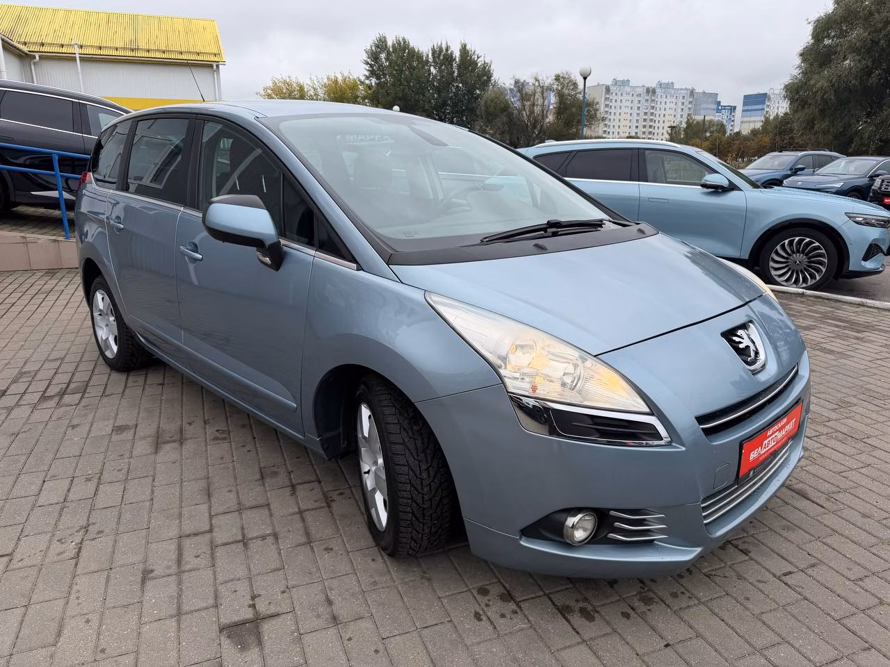 Peugeot 5008 фото 3
