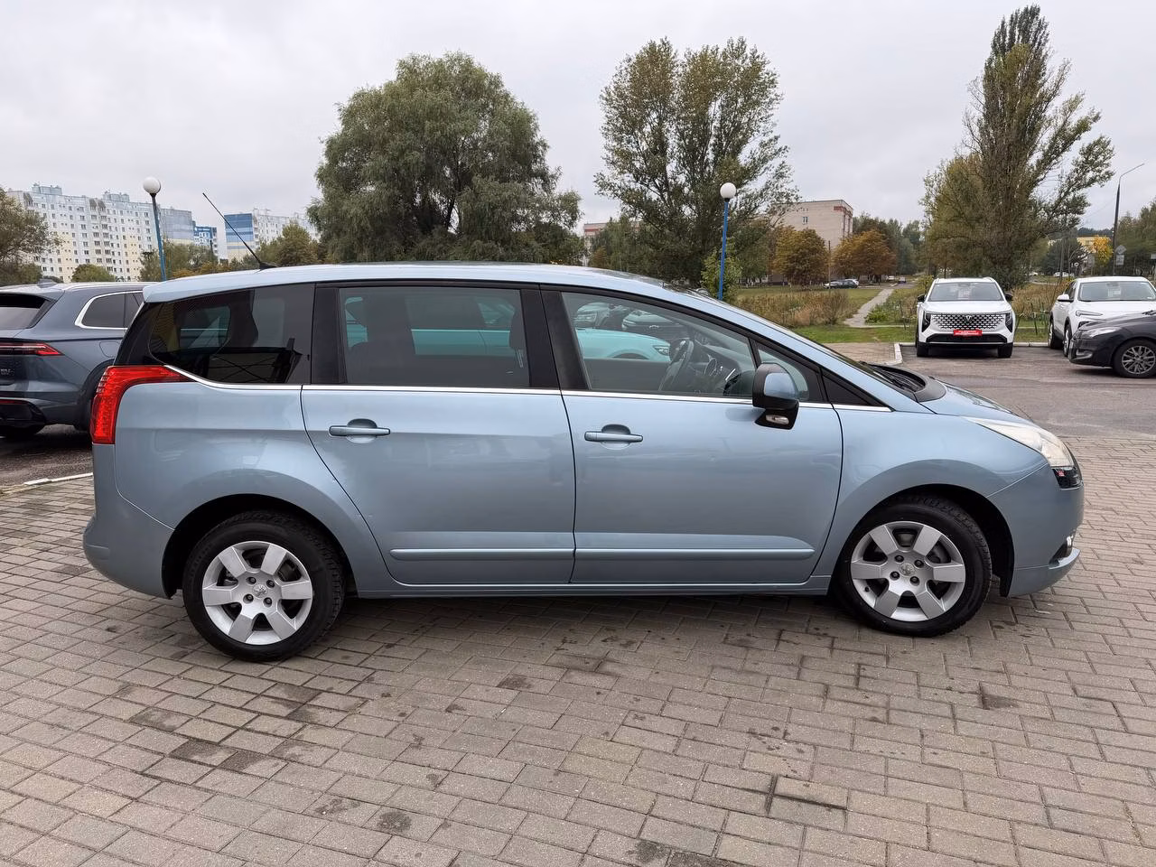 Peugeot 5008 фото 4