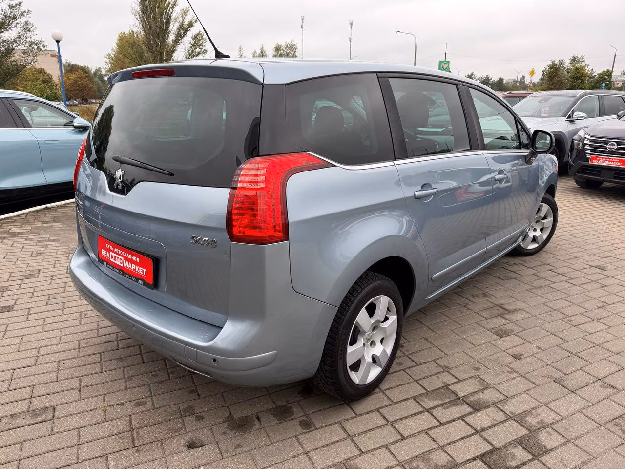 Peugeot 5008 фото 5