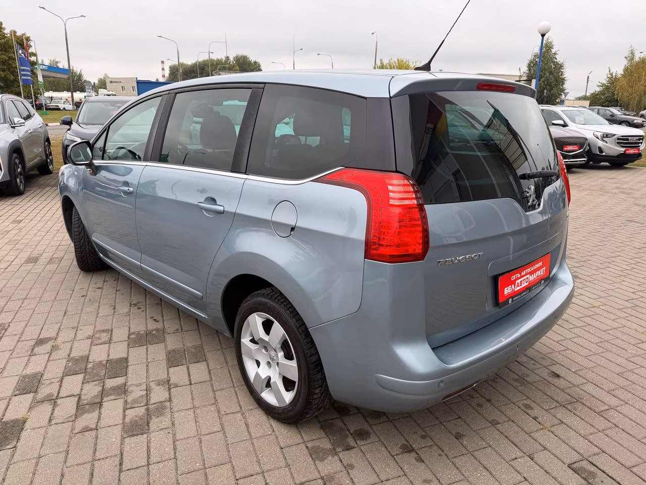Peugeot 5008 фото 7