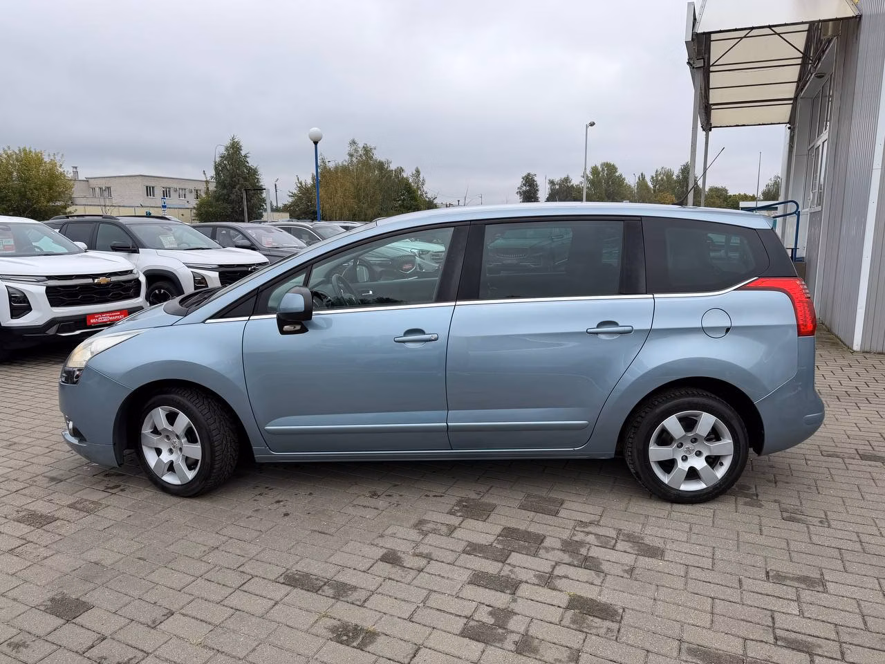 Peugeot 5008 фото 8