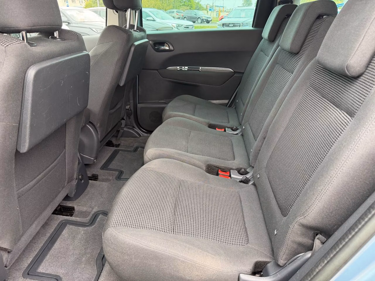 Peugeot 5008 фото 17