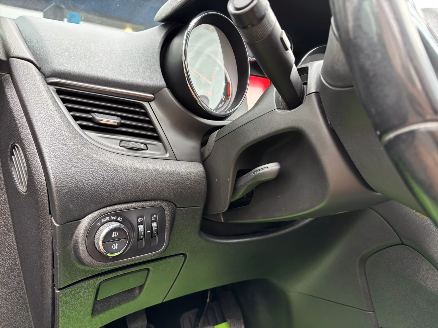 Opel Zafira фото 14