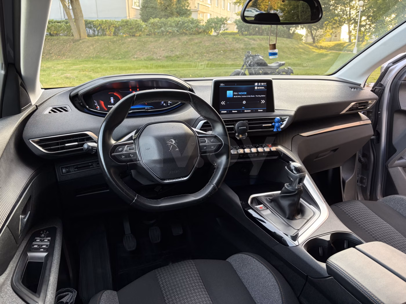 Peugeot 5008 фото 18