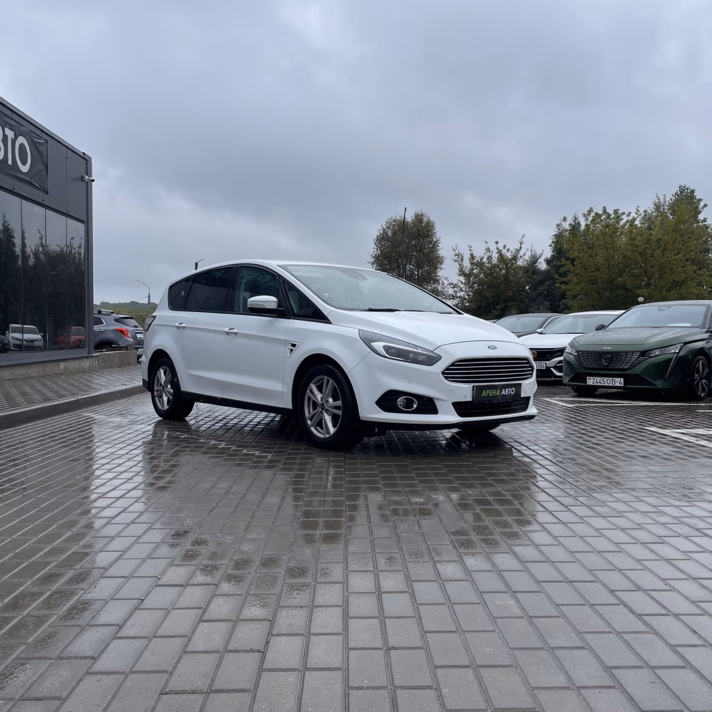 Ford S-MAX фото 3