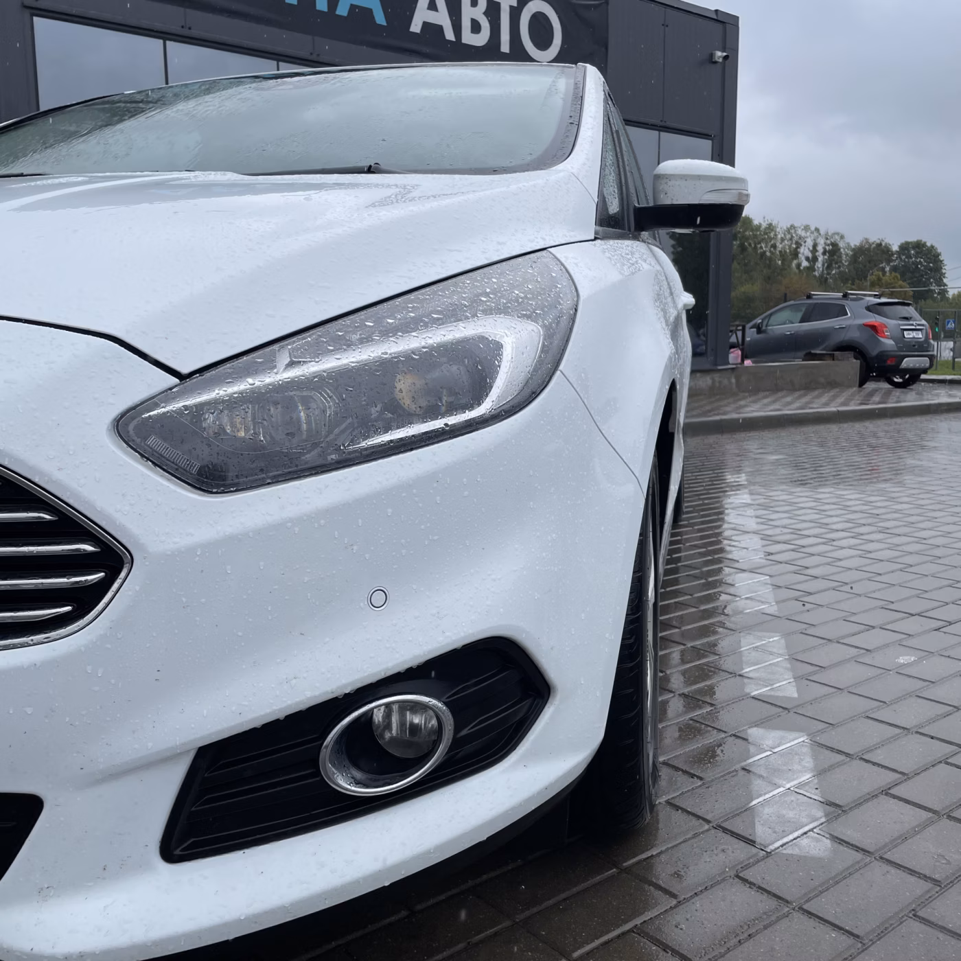 Ford S-MAX фото 10