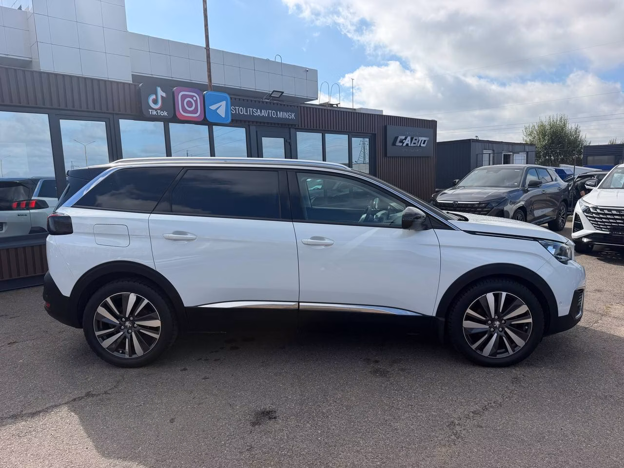 Peugeot 5008 фото 4