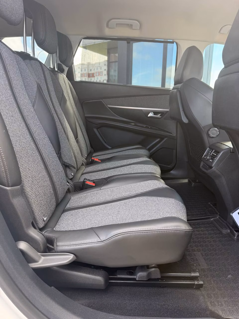 Peugeot 5008 фото 14