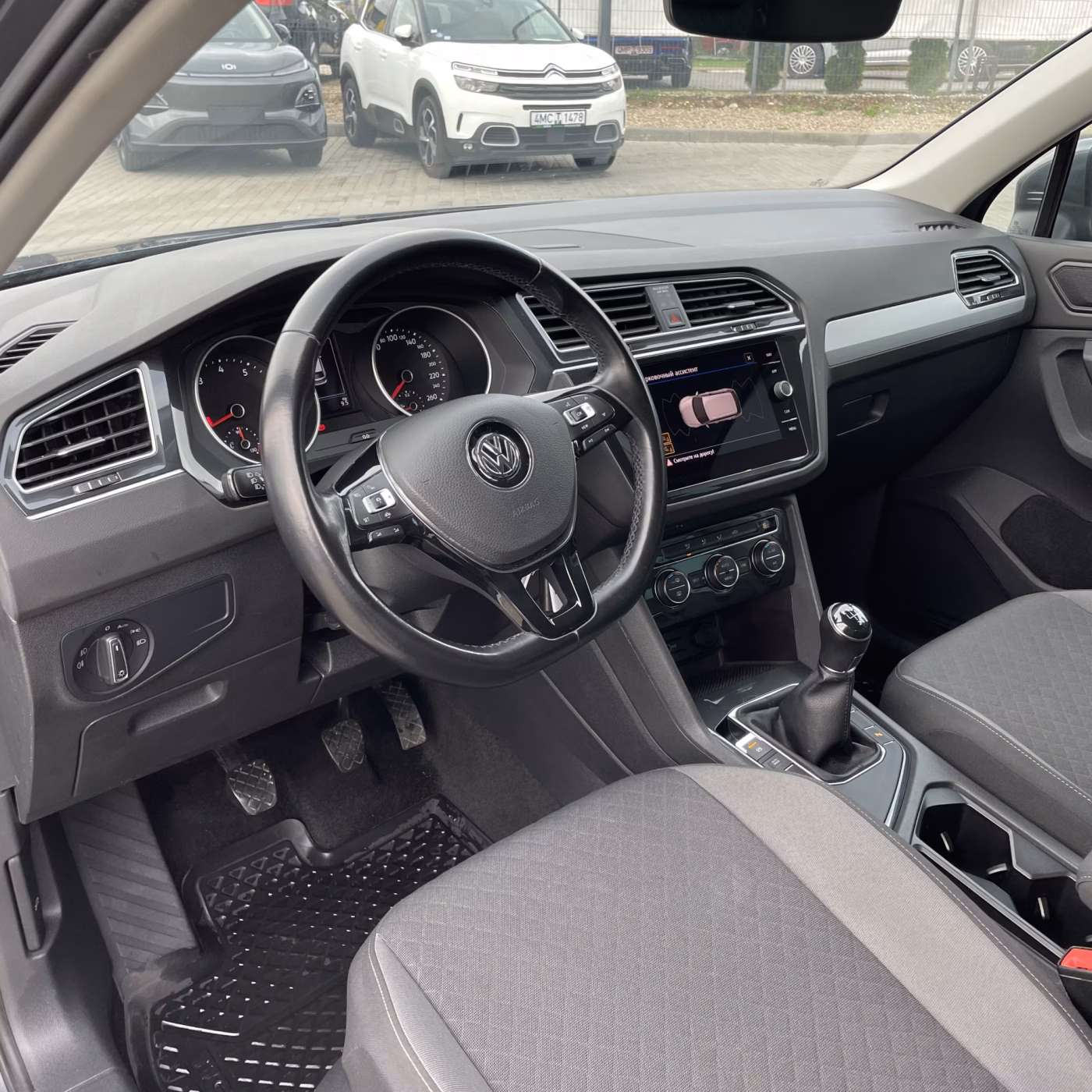 Volkswagen Tiguan фото 12