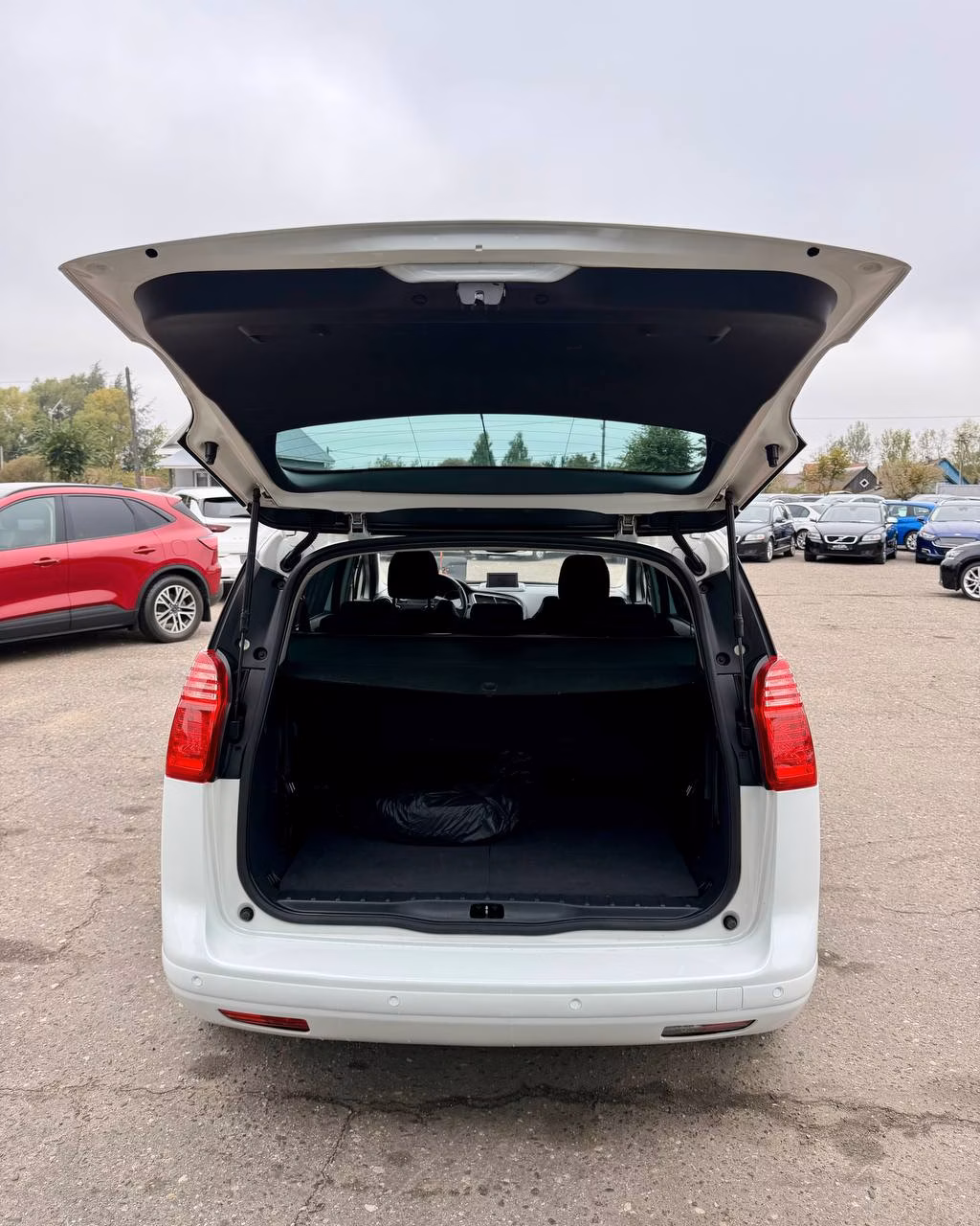 Peugeot 5008 фото 12