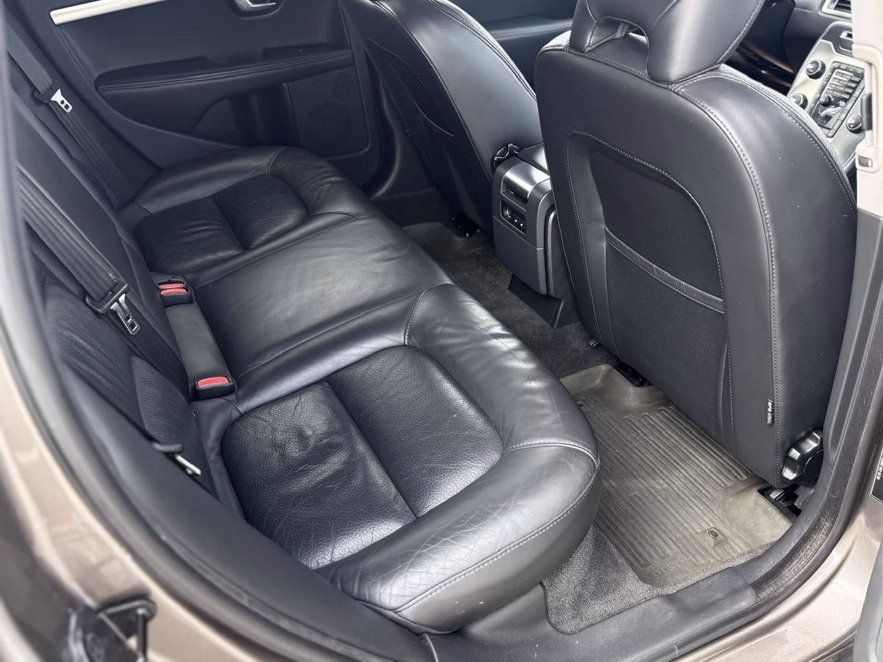 Volvo V70 фото 15