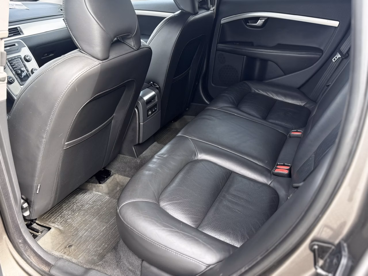 Volvo V70 фото 16