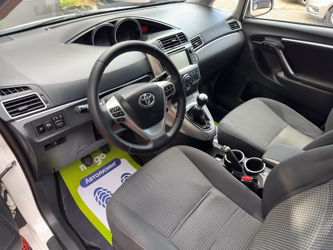 Toyota Verso фото 7